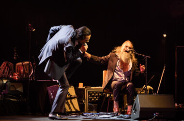 Nick Cave und Warren Ellis bei einem Konzert im Sydney Opera House.
